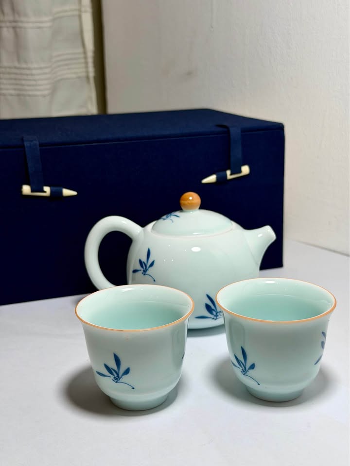 CHINESE TEA SET