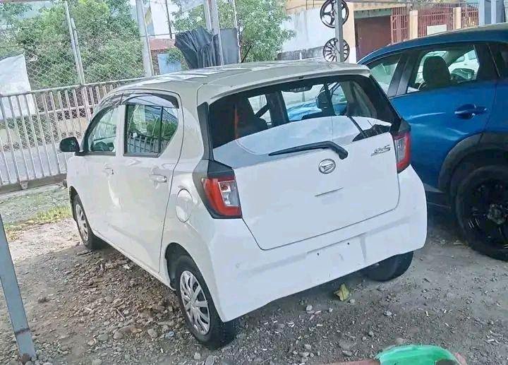 Aluga kareta Daihatsu Mira